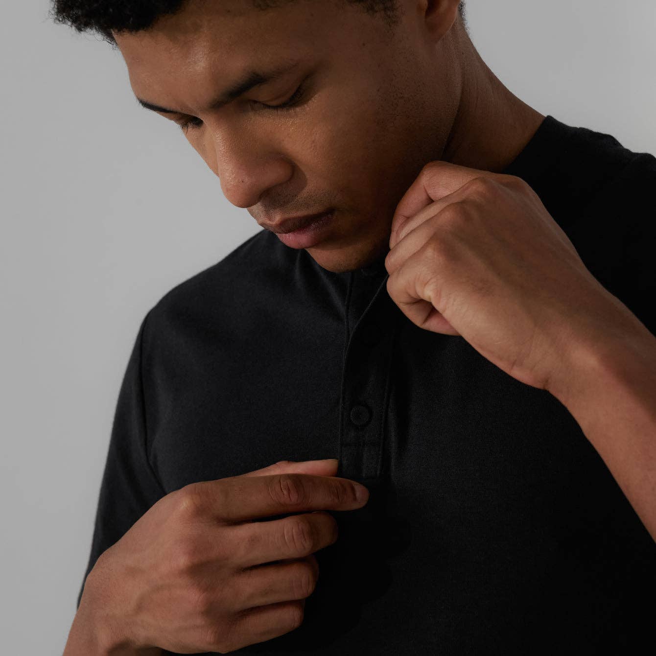 LUNYA - Men's Slumberknit™ Henley Tee