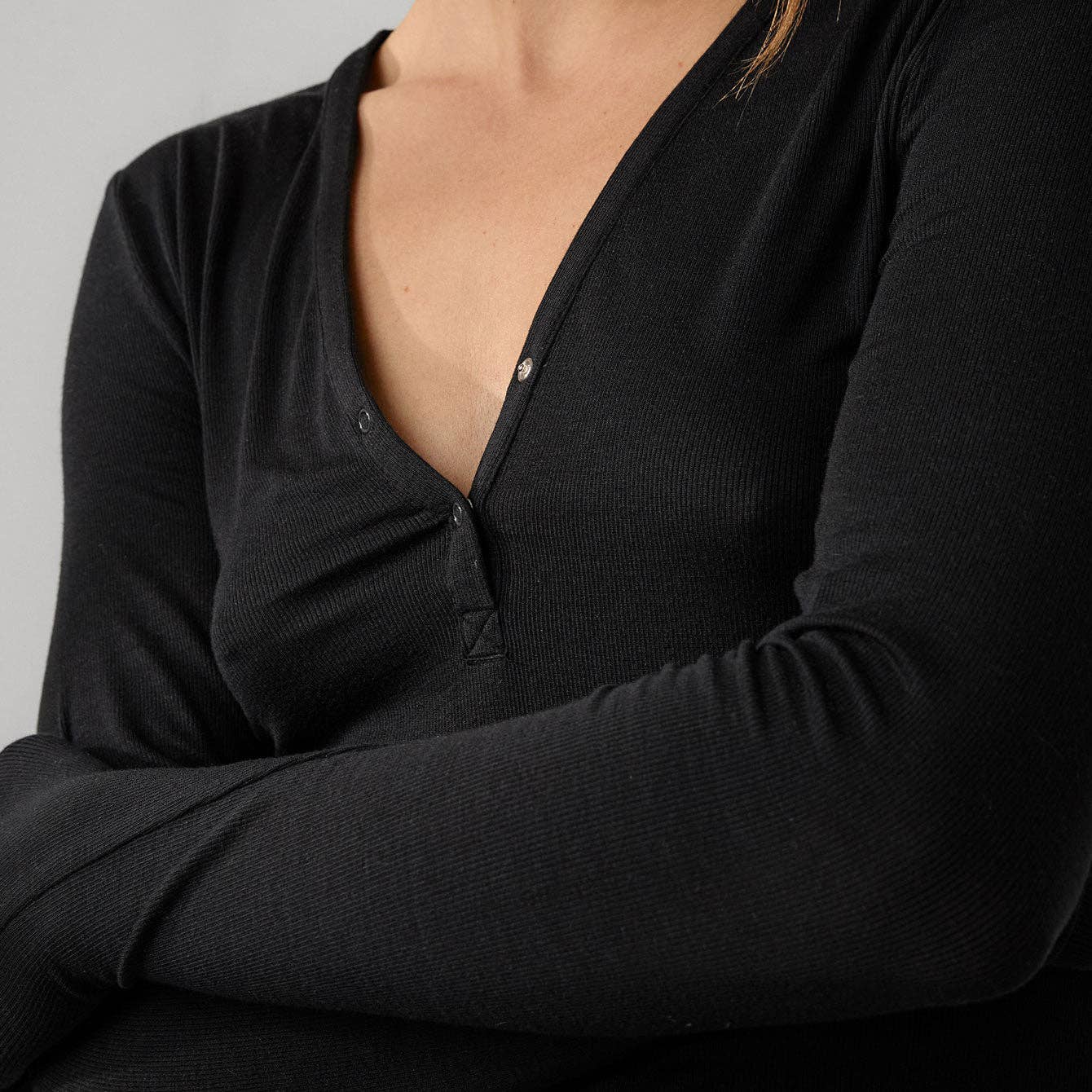 LUNYA - Soft Modal Rib V-Neck Henley
