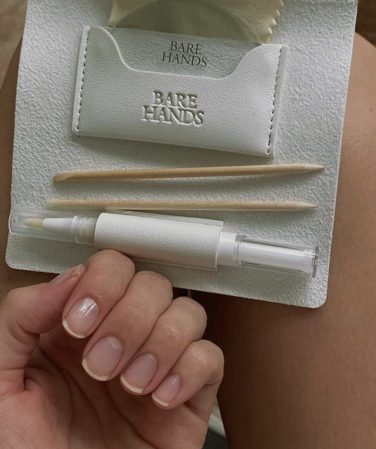 Bare Hands - The Dry Gloss Manicure Kit - Polish-Free Natural Nail Care