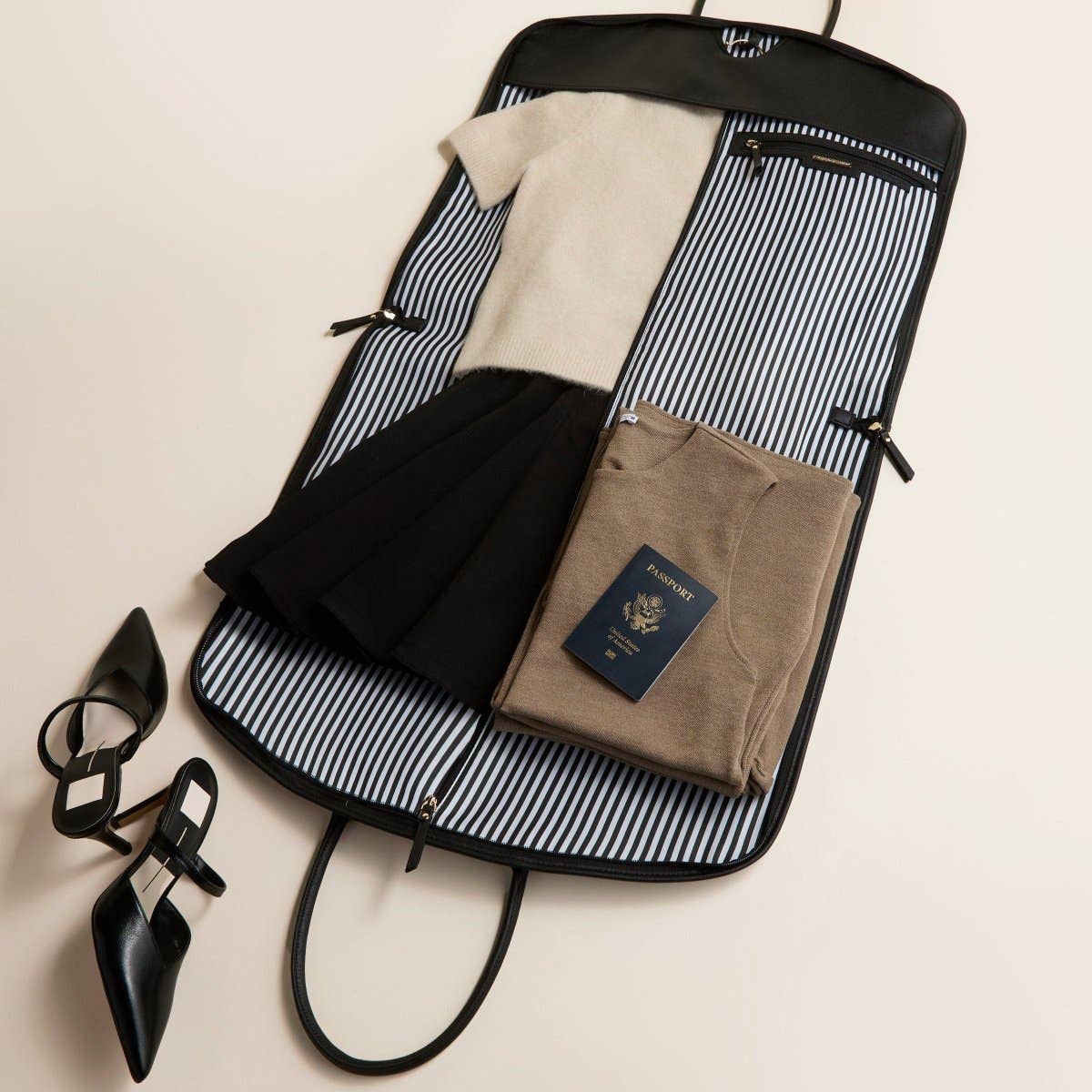 Hudson + Bleecker - Bon Voyage Garment Bag - Black