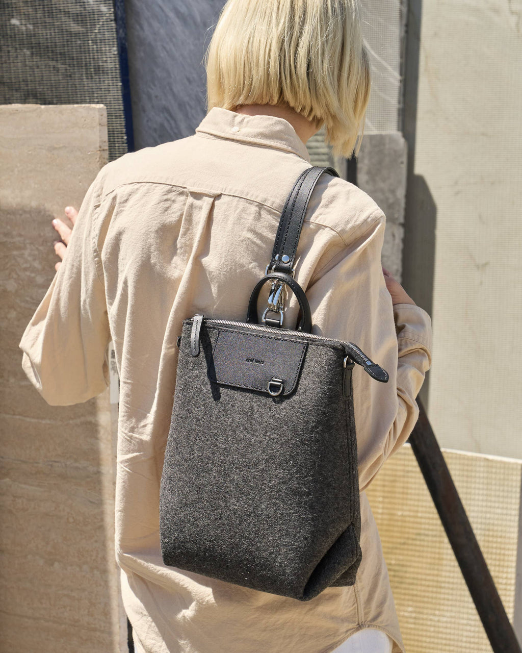 Graf Lantz - Bedford Merino Wool Midi Backpack in Charcoal
