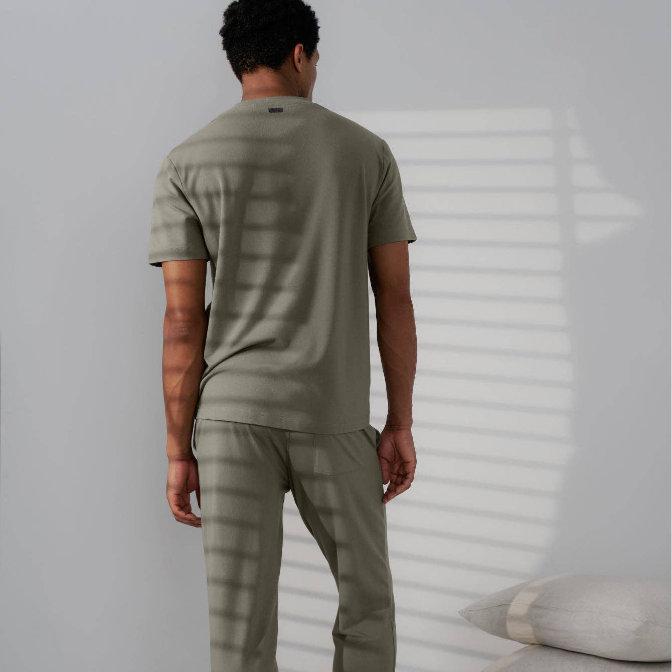 LUNYA - Men's Slumberknit™ Henley Tee