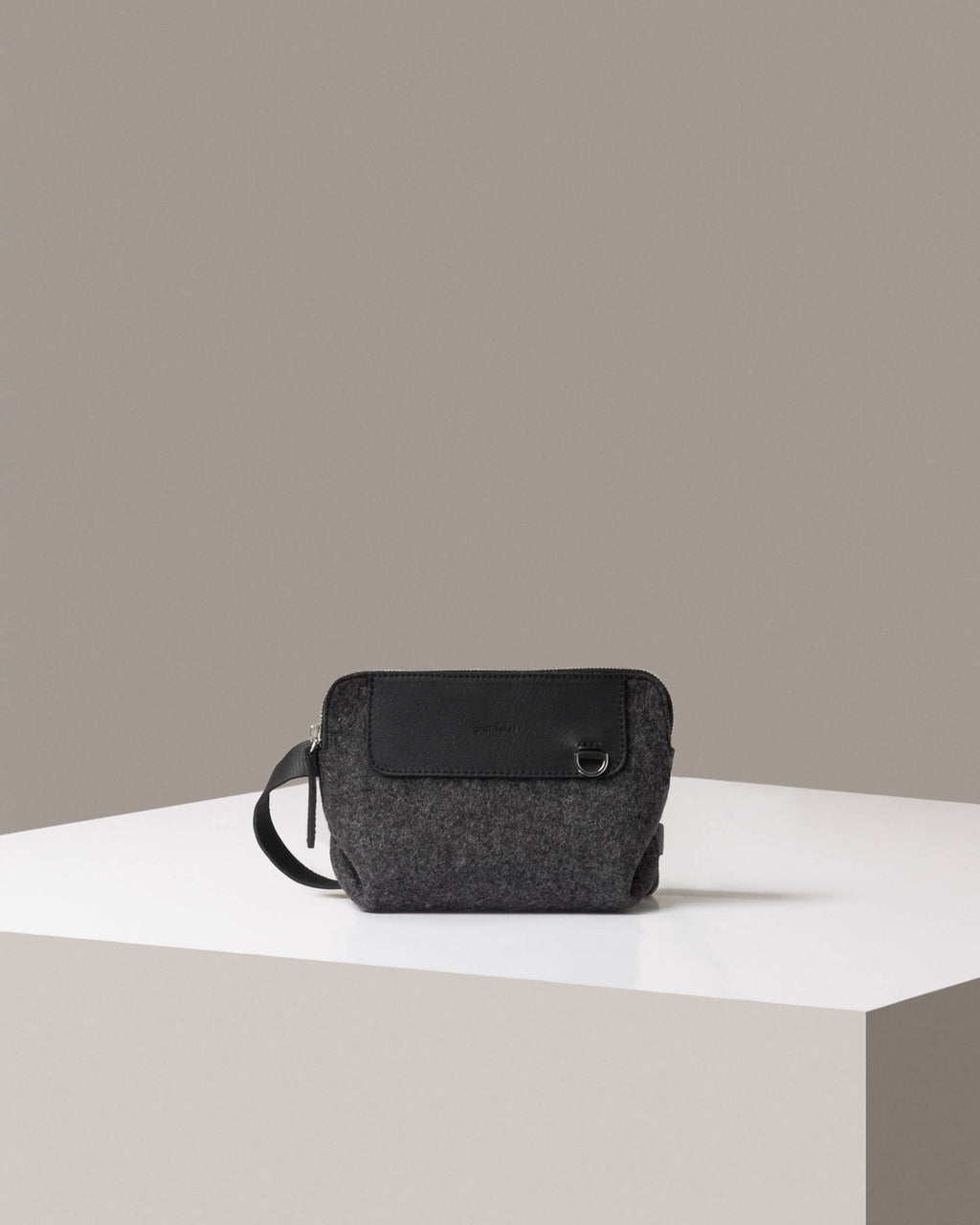 Graf Lantz - Bedford Merino Wool Belt Bag in Charcoal