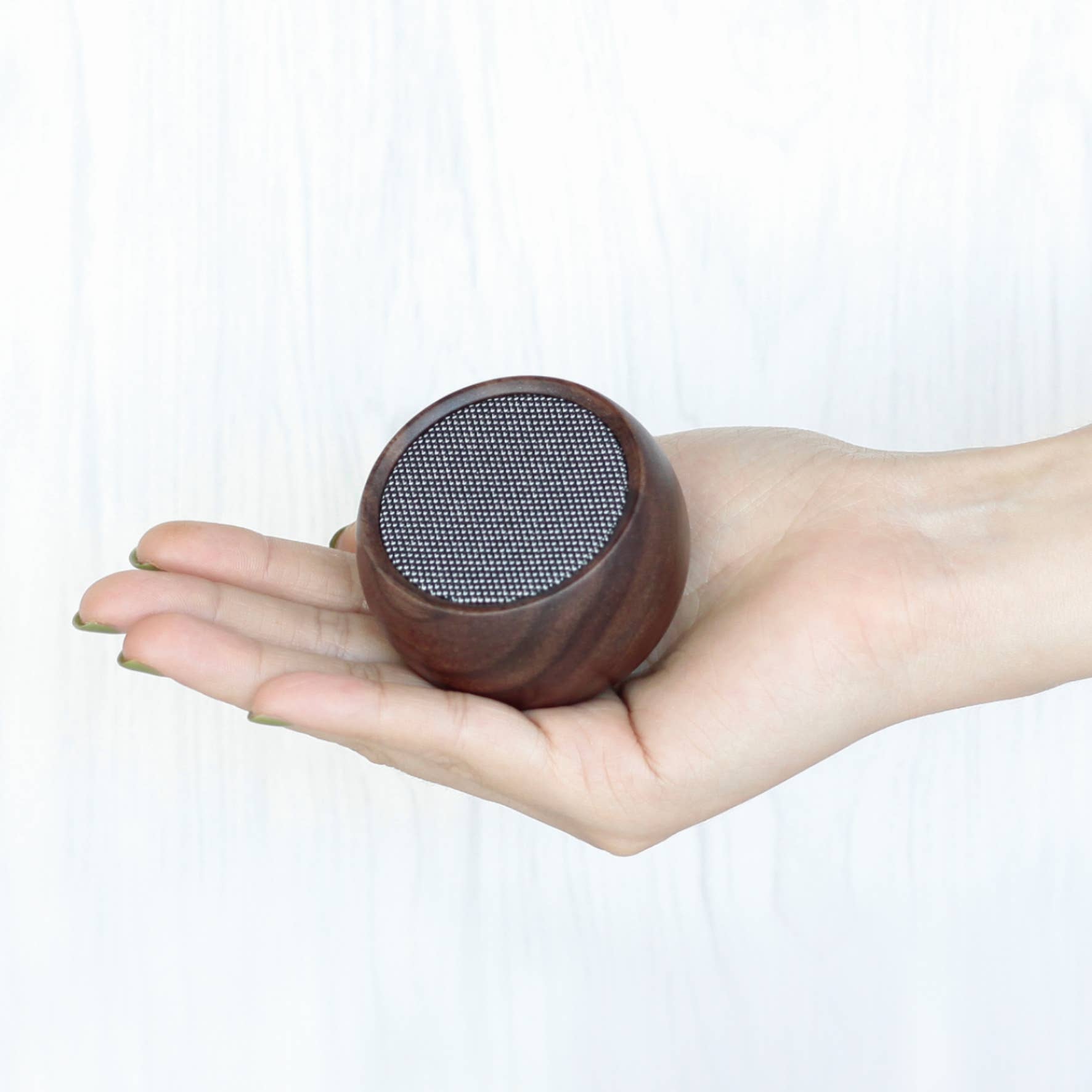 Gingko Design - Tumbler Selfie Speaker