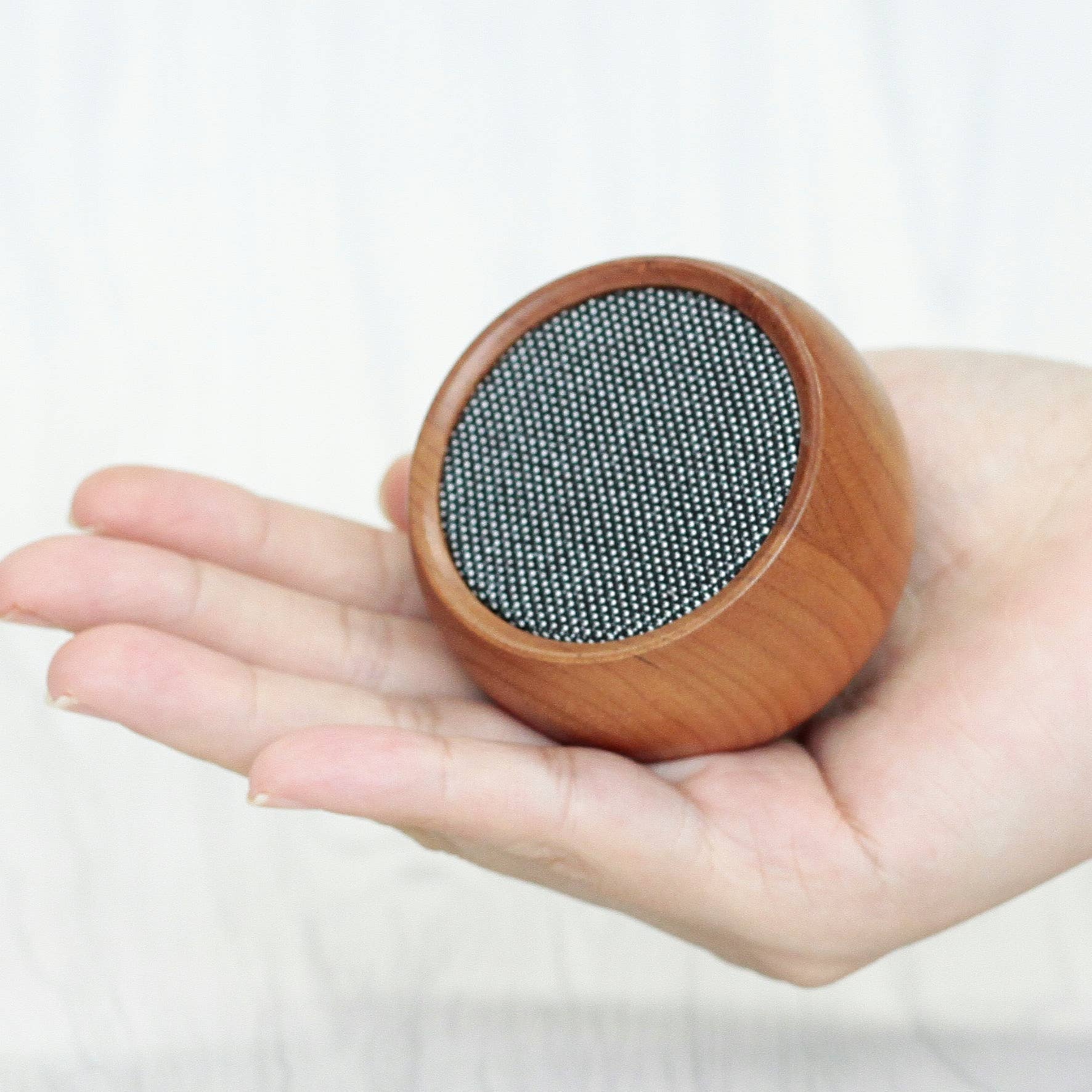 Gingko Design - Tumbler Selfie Speaker
