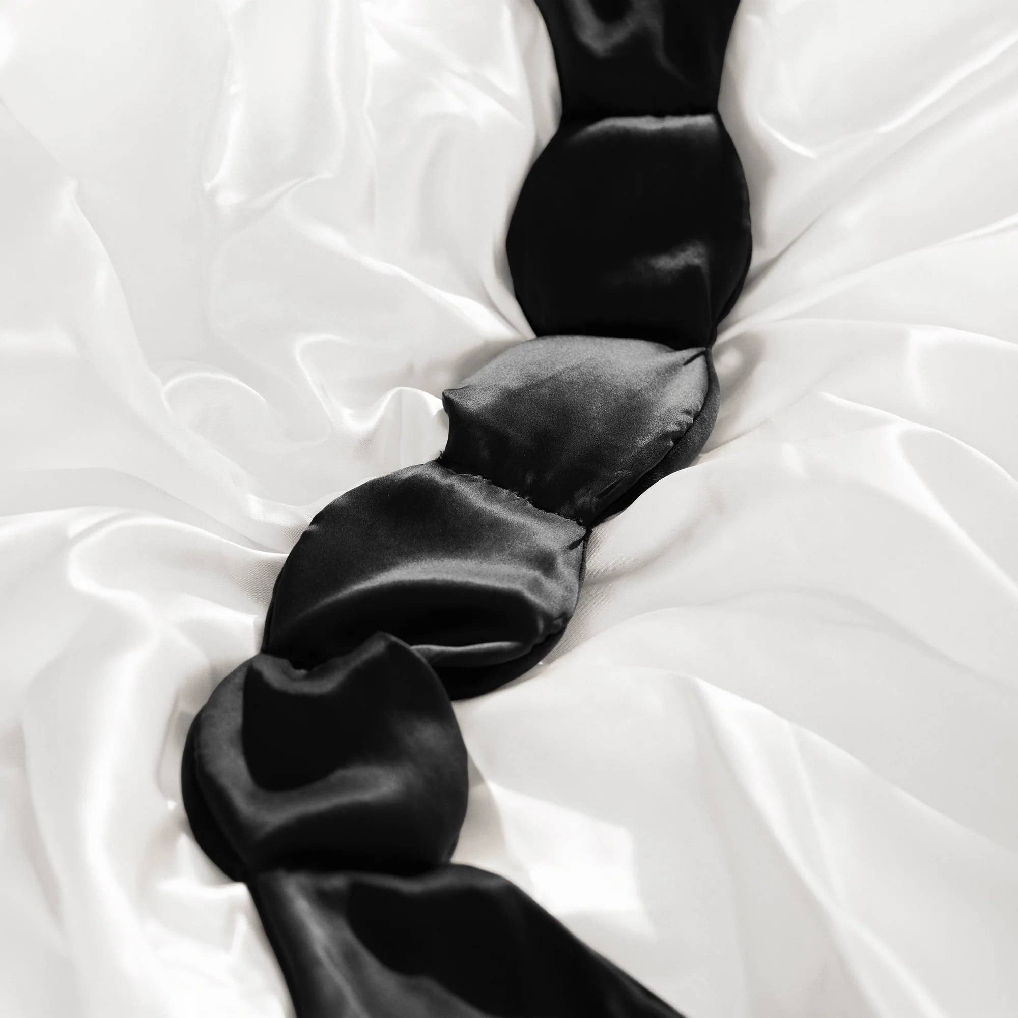 nodpod - Silk Weighted Sleep Mask- Noir - Eye Mask