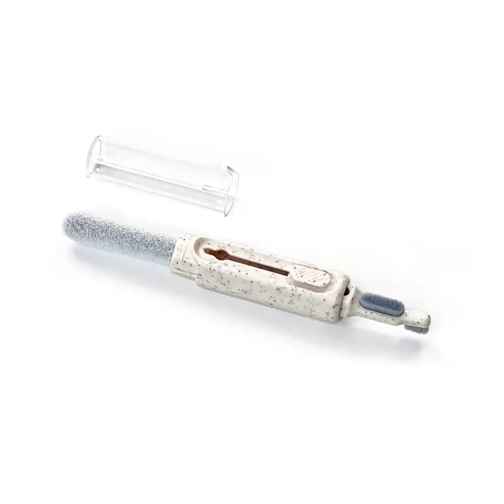 Tech Candy - TEENIE WEENIE EARBUD CLEANIE