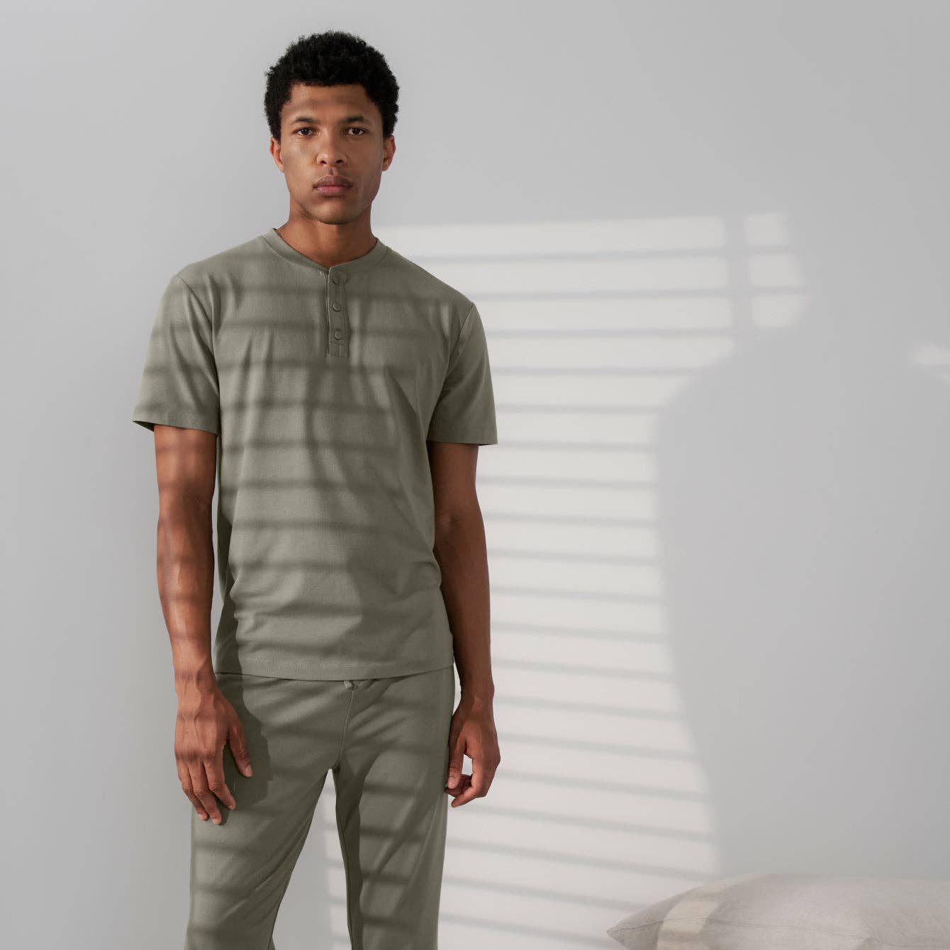 LUNYA - Men's Slumberknit™ Henley Tee