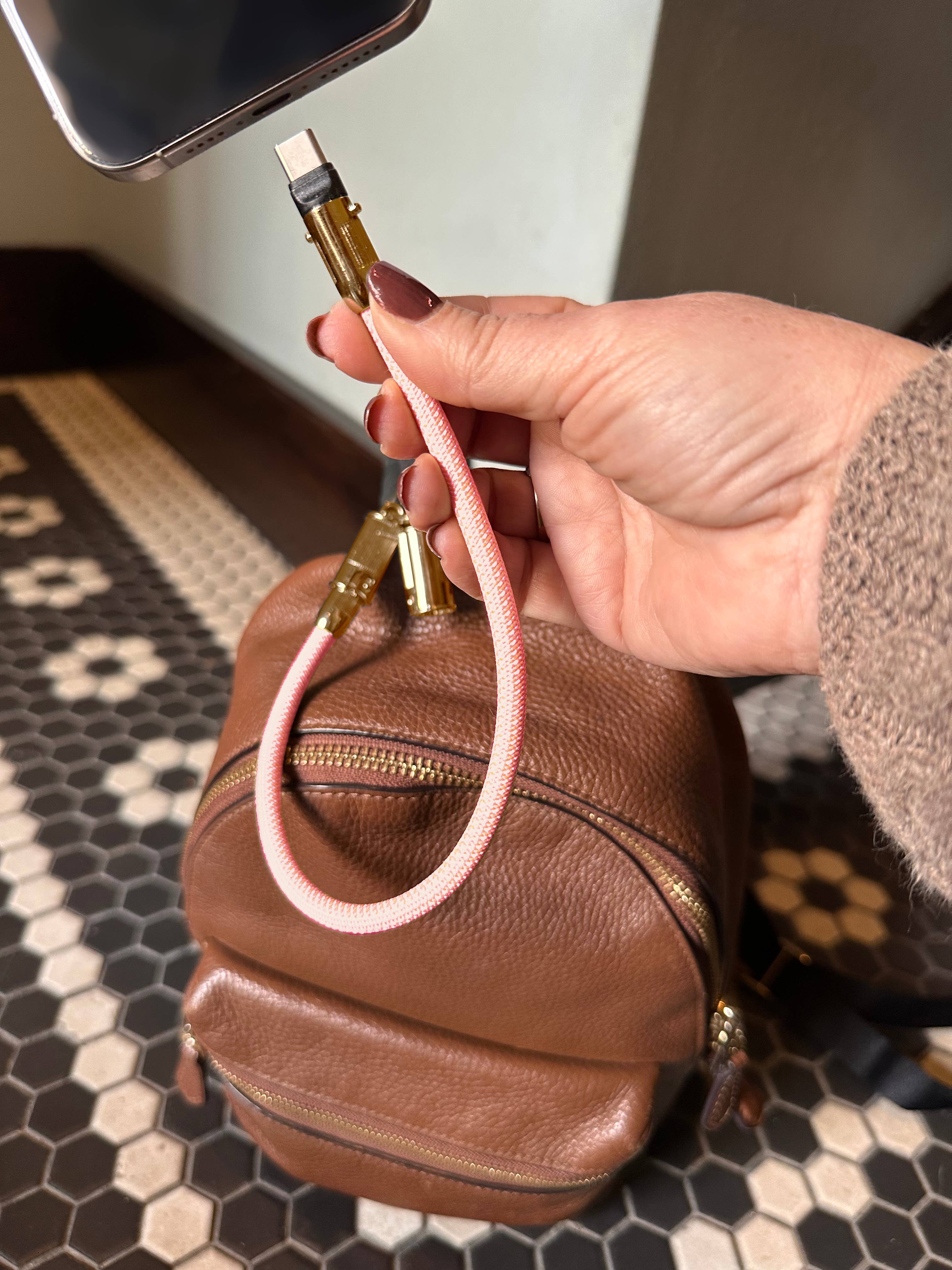 Tech Candy - THE RUN AROUND USB-C CABLE