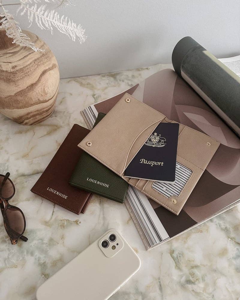 Louenhide - Venice Passport Holder - Olive